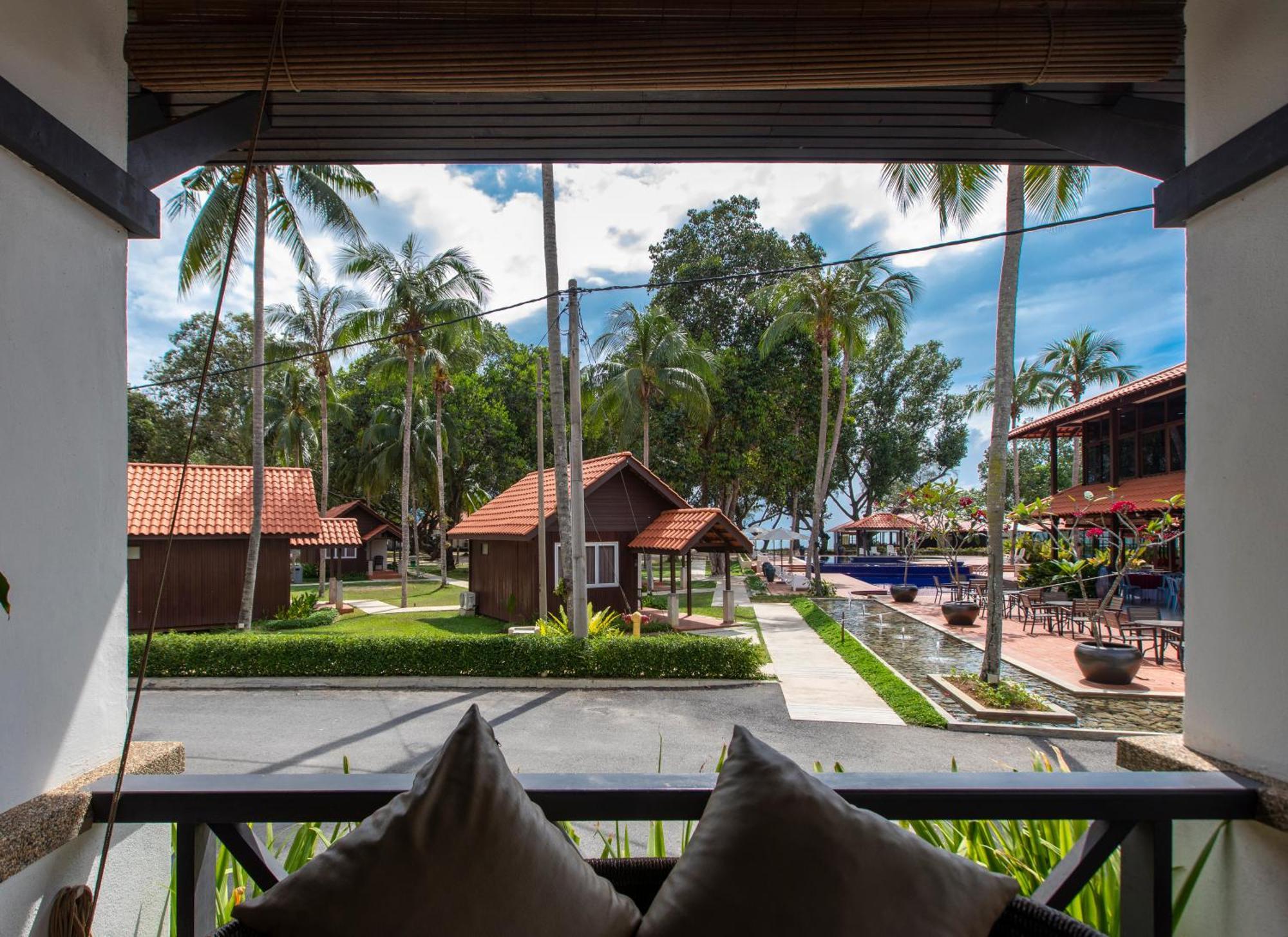 อาเดนา บีช รีสอร์ต Hotel กวนตัน ภายนอก รูปภาพ